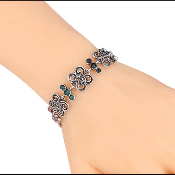 Flower Rhinestone Silver Tone Bracelet - Picture 2 of 4